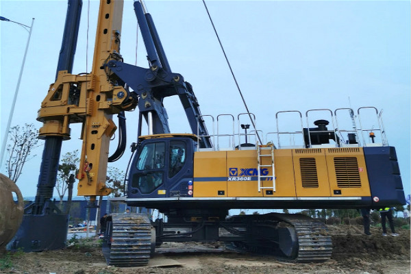 在高速公路工程中旋挖鉆機有大用途 在高速公路工程中旋挖鉆機有大用途